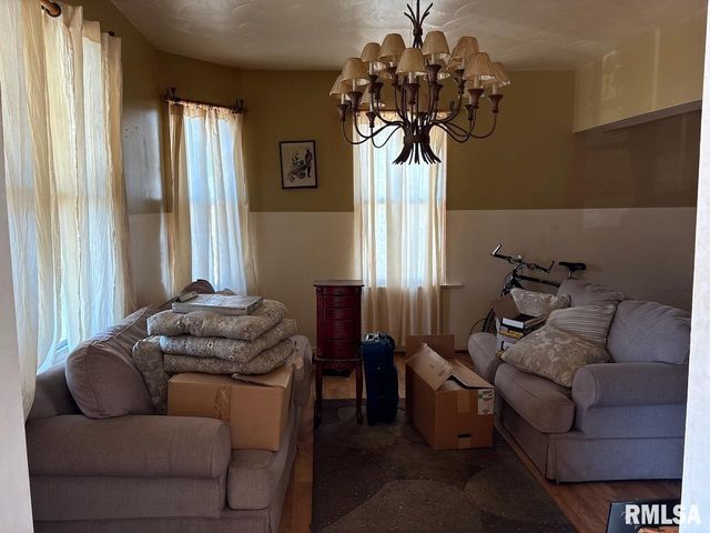 829 E MCCLURE Avenue, Peoria, IL 61604