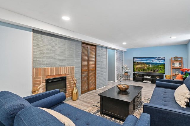 9826 W Menomonee Park COURT, Milwaukee, WI 53225