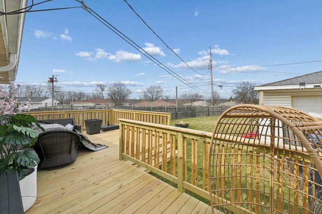 9826 W Menomonee Park COURT, Milwaukee, WI 53225