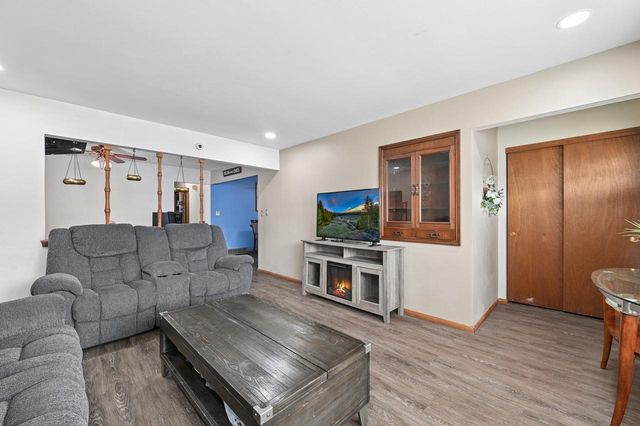 9826 W Menomonee Park COURT, Milwaukee, WI 53225