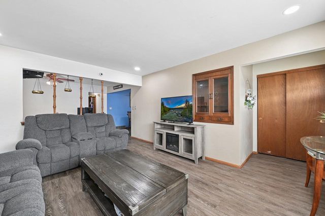 9826 W Menomonee Park COURT, Milwaukee, WI 53225