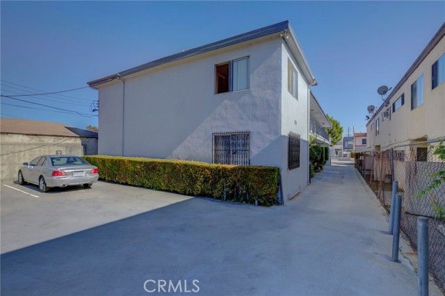 2615 Chariton Street, Los Angeles, CA 90034