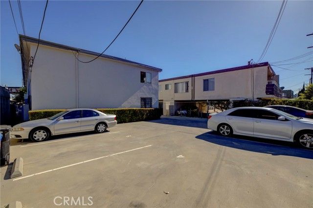 2615 Chariton Street, Los Angeles, CA 90034