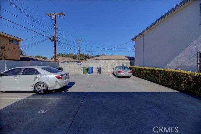 2615 Chariton Street, Los Angeles, CA 90034