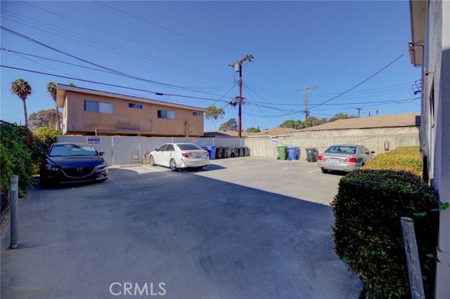 2615 Chariton Street, Los Angeles, CA 90034