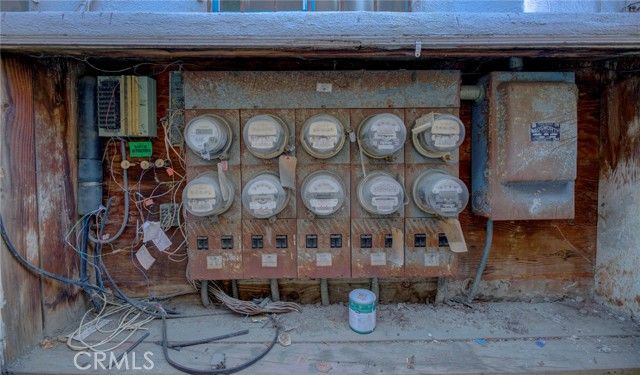 2615 Chariton Street, Los Angeles, CA 90034