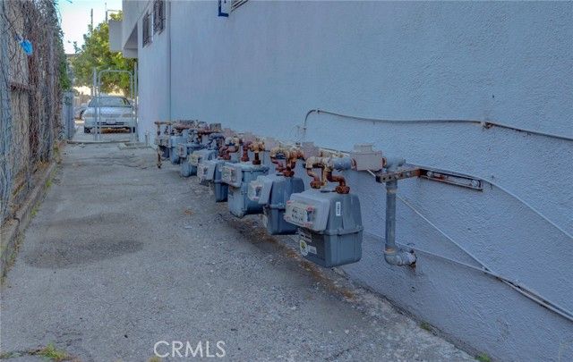 2615 Chariton Street, Los Angeles, CA 90034