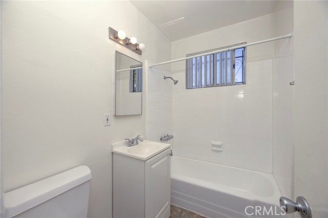 2615 Chariton Street, Los Angeles, CA 90034