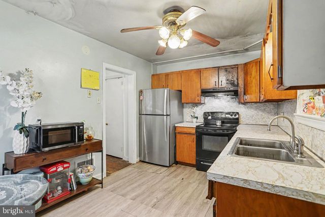 239 LOCUST ST, New Holland, PA 17557