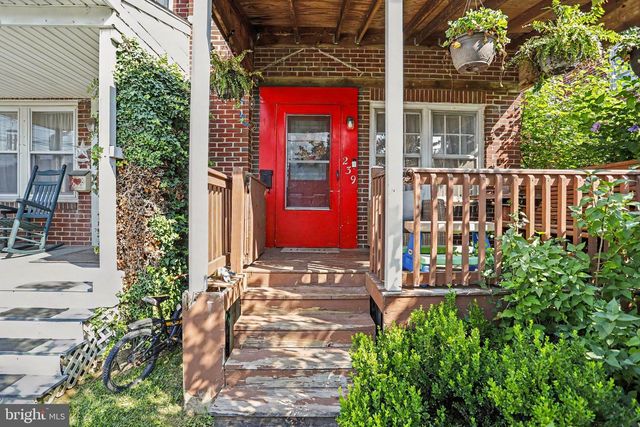 239 LOCUST ST, New Holland, PA 17557