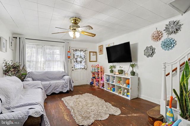 239 LOCUST ST, New Holland, PA 17557