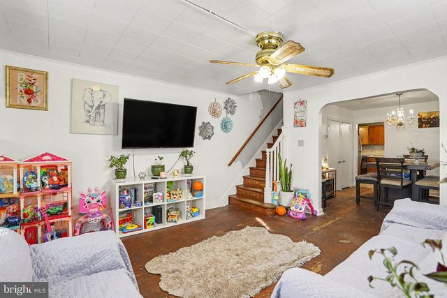 239 LOCUST ST, New Holland, PA 17557
