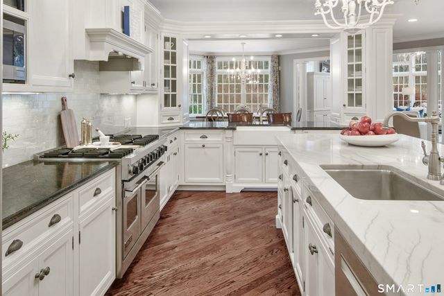 89 Pastures Lane, New Canaan, CT 06840