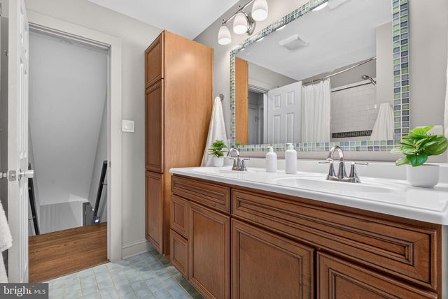 6013 KINGSFORD CT, Bethesda, MD 20817