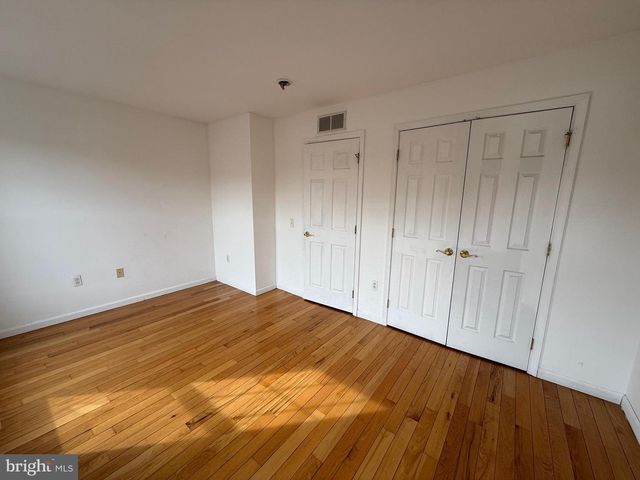 734 S 13TH ST, Philadelphia, PA 19147