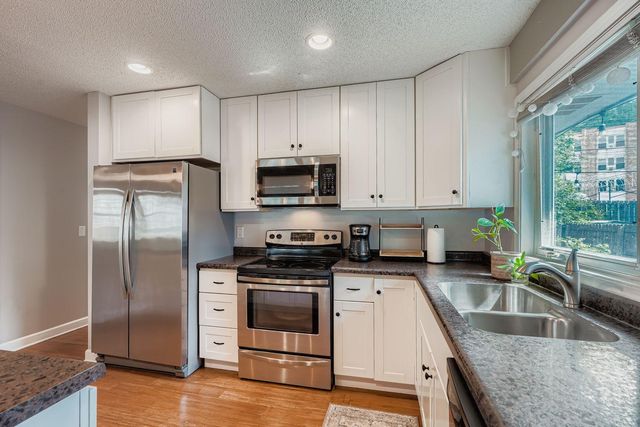 3142 Grimes Avenue N, Robbinsdale, MN 55422