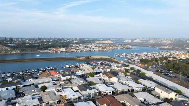 307 Lexington, Newport Beach, CA 92660
