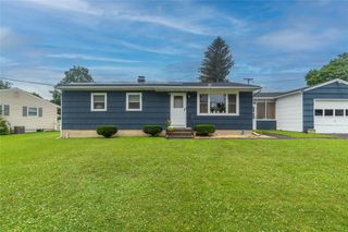 2 Flamingo Drive, Poughkeepsie, NY 12601