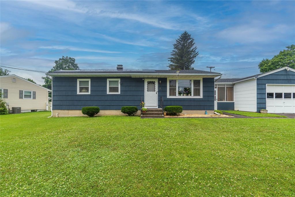 2 Flamingo Drive, Poughkeepsie, NY 12601