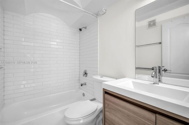 3245 Virginia St 43, Miami, FL 33133