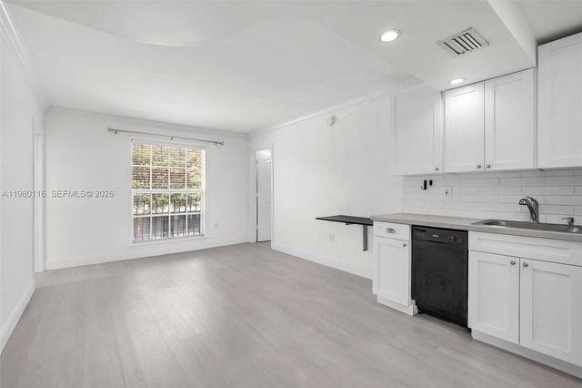 3245 Virginia St 43, Miami, FL 33133