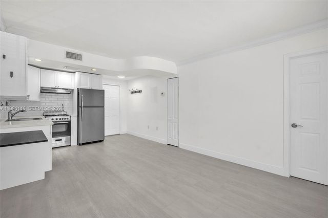 3245 Virginia St 43, Miami, FL 33133