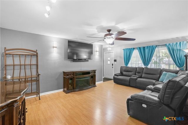 4811 Lilac Lane, Victoria, TX 77904