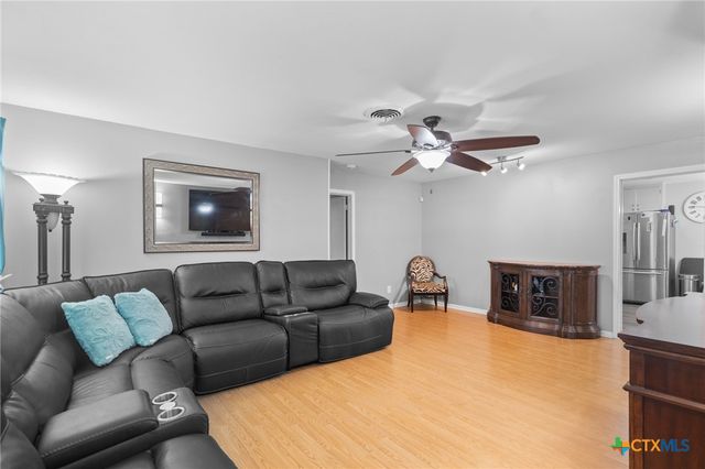 4811 Lilac Lane, Victoria, TX 77904