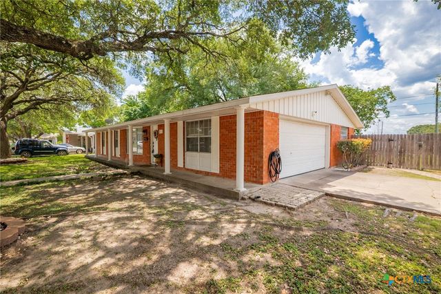 4811 Lilac Lane, Victoria, TX 77904