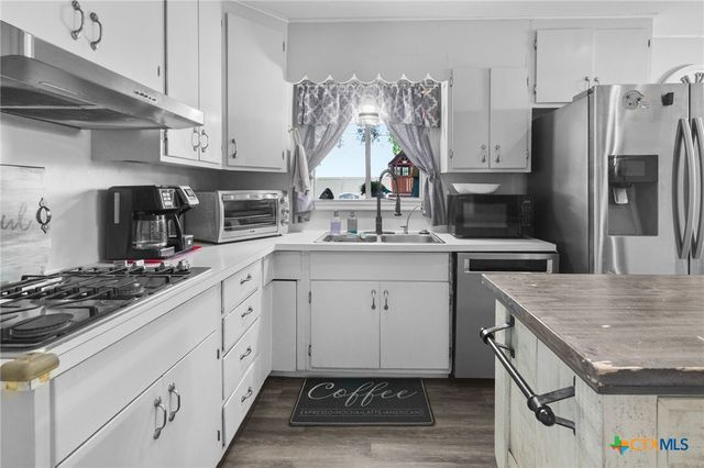 4811 Lilac Lane, Victoria, TX 77904