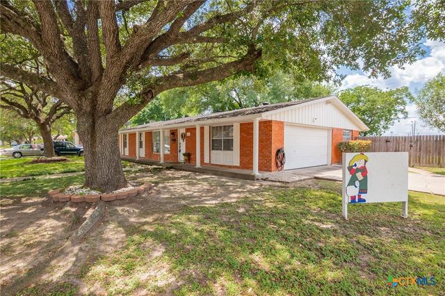 4811 Lilac Lane, Victoria, TX 77904