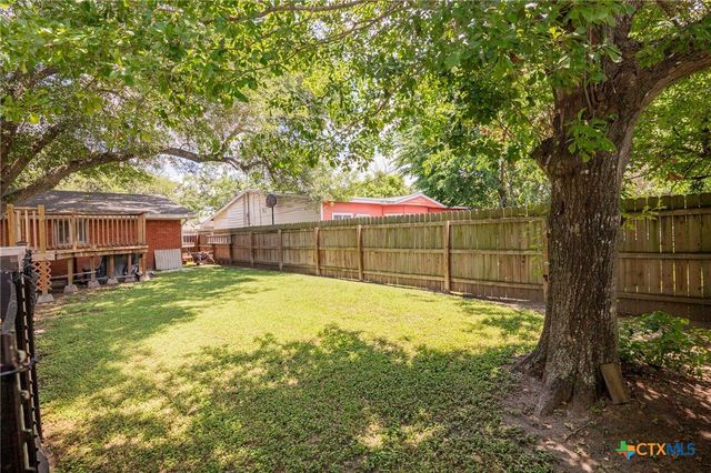 4811 Lilac Lane, Victoria, TX 77904