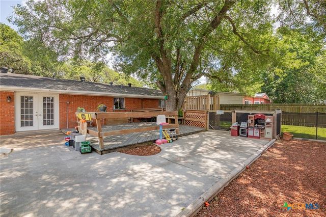 4811 Lilac Lane, Victoria, TX 77904