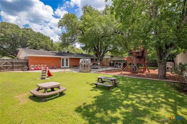 4811 Lilac Lane, Victoria, TX 77904