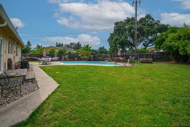 6828 Rosario Ct, Stockton, CA 95207