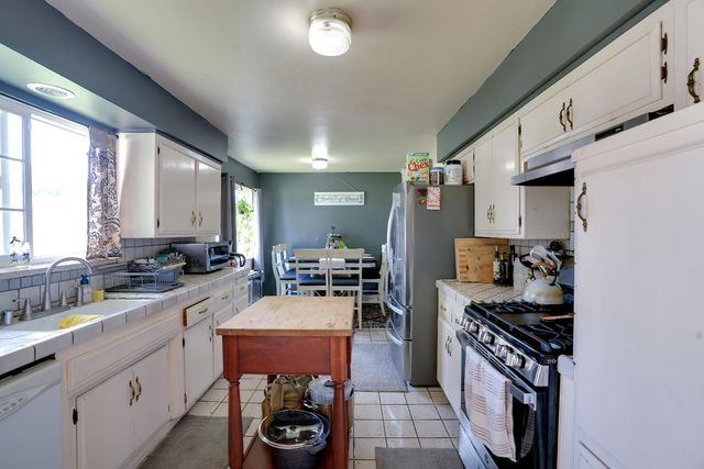 6828 Rosario Ct, Stockton, CA 95207