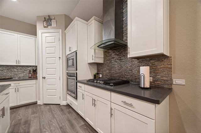 2209 Hidden Meadow Lane, Pearland, TX 77089