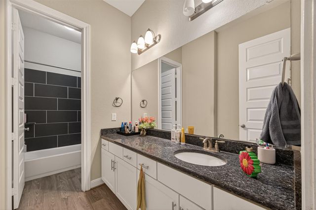 2209 Hidden Meadow Lane, Pearland, TX 77089