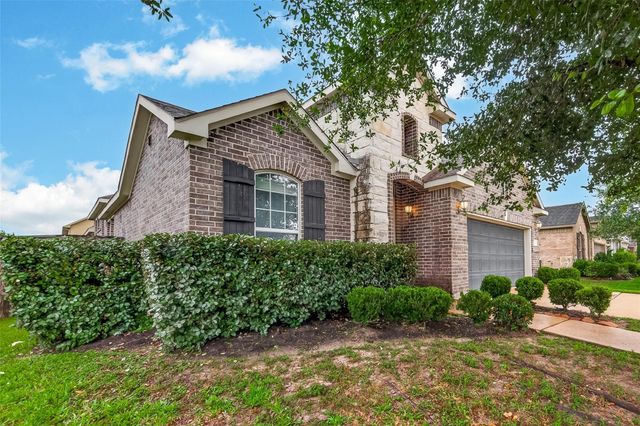 2209 Hidden Meadow Lane, Pearland, TX 77089