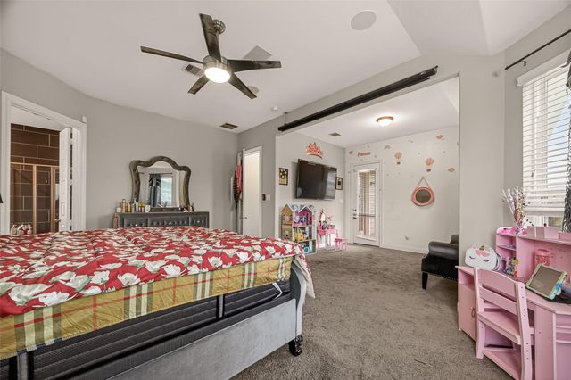 2209 Hidden Meadow Lane, Pearland, TX 77089