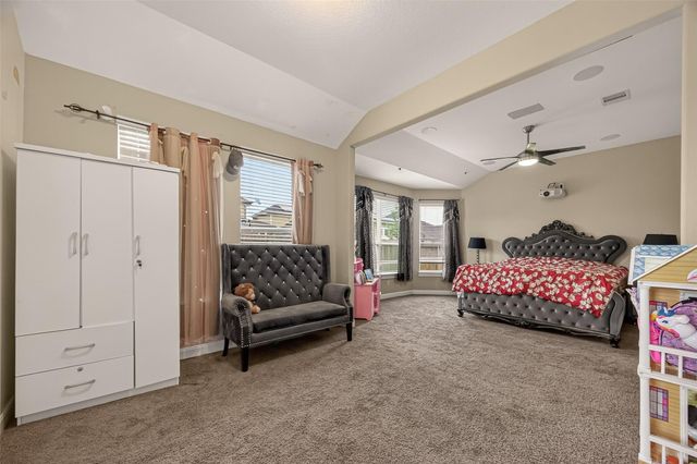 2209 Hidden Meadow Lane, Pearland, TX 77089