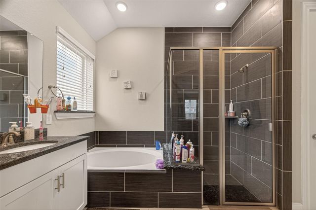 2209 Hidden Meadow Lane, Pearland, TX 77089
