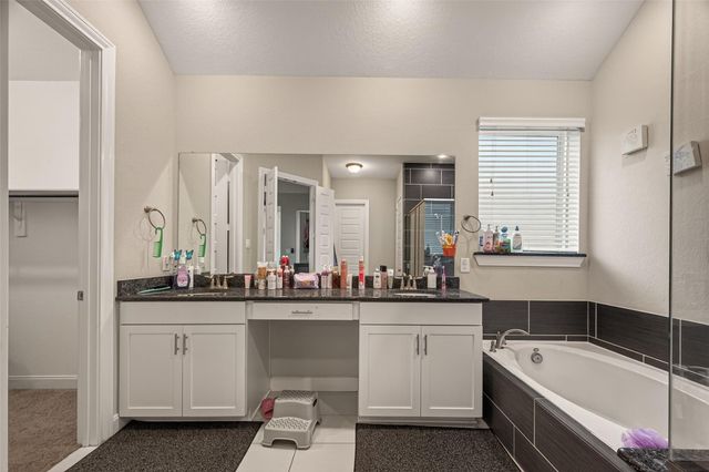 2209 Hidden Meadow Lane, Pearland, TX 77089