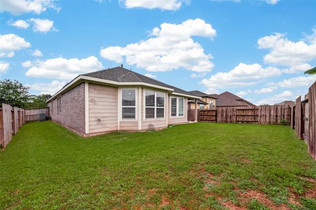 2209 Hidden Meadow Lane, Pearland, TX 77089