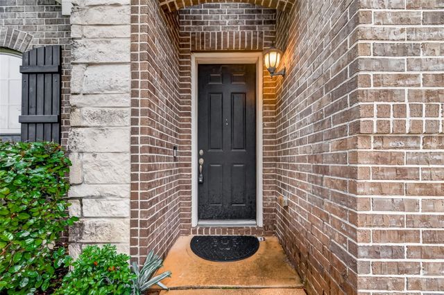 2209 Hidden Meadow Lane, Pearland, TX 77089