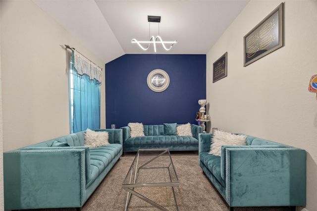 2209 Hidden Meadow Lane, Pearland, TX 77089
