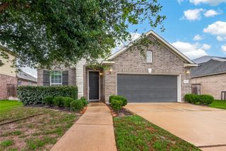 2209 Hidden Meadow Lane, Pearland, TX 77089