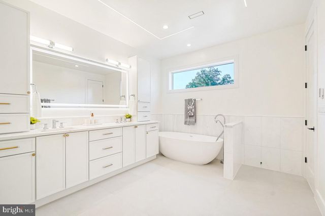 4122 16TH ST NW, Washington, DC 20011