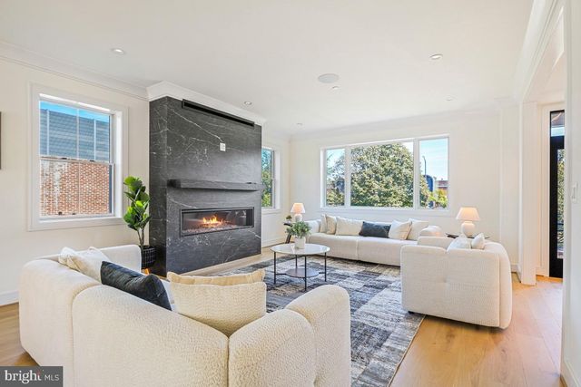 4122 16TH ST NW, Washington, DC 20011