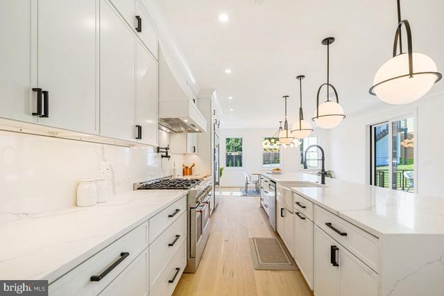4122 16TH ST NW, Washington, DC 20011